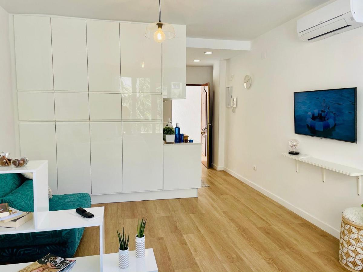 トレモリノスLuxury Loft With Pool In The Centreアパートメント エクステリア 写真
