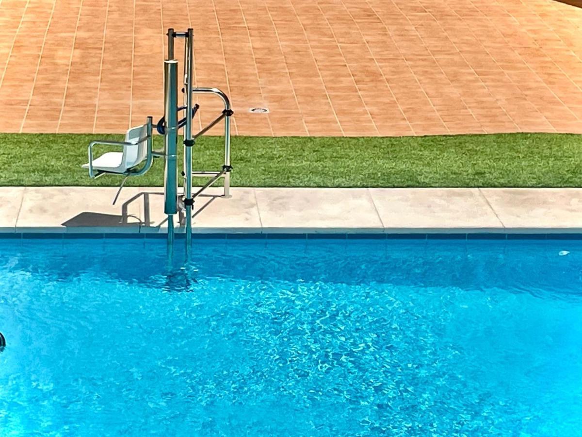 トレモリノスLuxury Loft With Pool In The Centreアパートメント エクステリア 写真