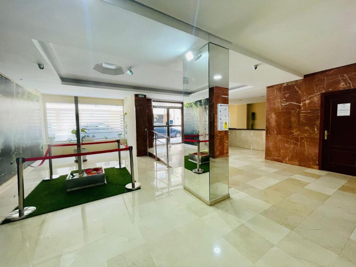 トレモリノスLuxury Loft With Pool In The Centreアパートメント エクステリア 写真